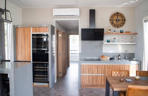 Biddinghuizen Maison | Boat with two bedrooms and one bathroom