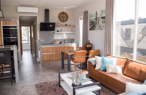 Biddinghuizen Maison | Boat with two bedrooms and one bathroom