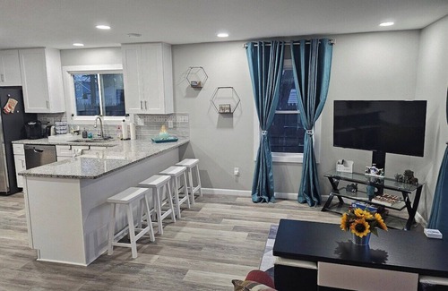 Harrison Maison | Boaters Paradise: Stay, Sail, and Dine!