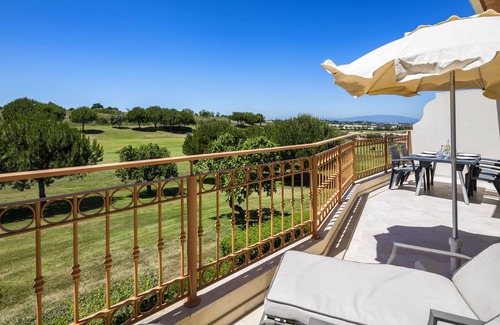 Atalaia Appartement | Boavista luxueux Golf 2 Lit / 2Bath surplombe fairway, vue sur la mer, un spa, 2 piscines, wifi