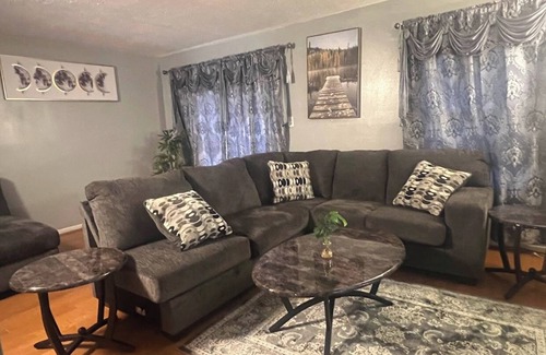 Landover Maison | Bob's Vacation Home