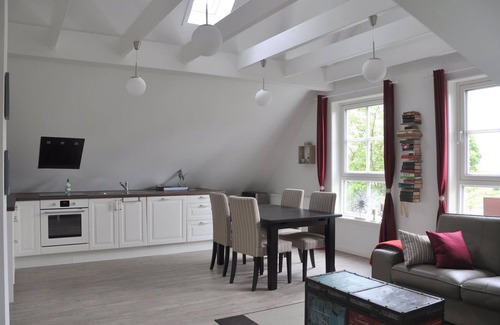 Wendisch Langendorf Appartement | Boddenblick, Geräumige Wohnung 1.og mit Balkon