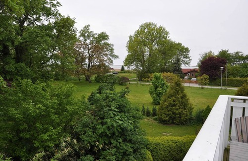 Wendisch Langendorf Appartement | Boddenblick, Geräumige Wohnung 1.og mit Balkon