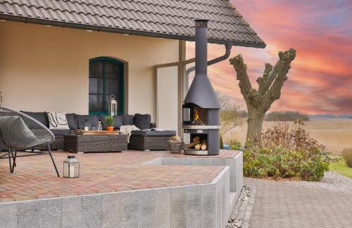 Zudar Appartement | Boddenhuus - Traumhaus mit Steg und Boot