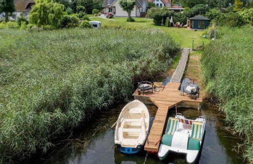 Zudar Appartement | Boddenhuus - Traumhaus mit Steg und Boot