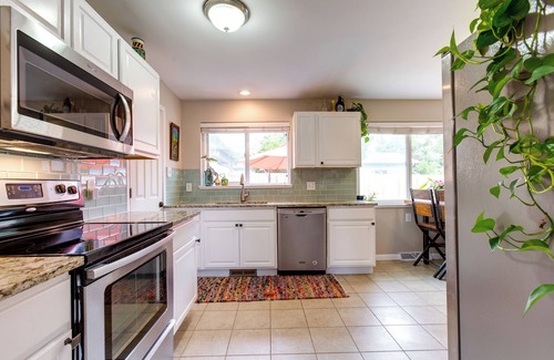 Lamar Heights Area Maison | Bohemian Arvada Retreat, close to Old Town, I-70, and great parks and bike paths