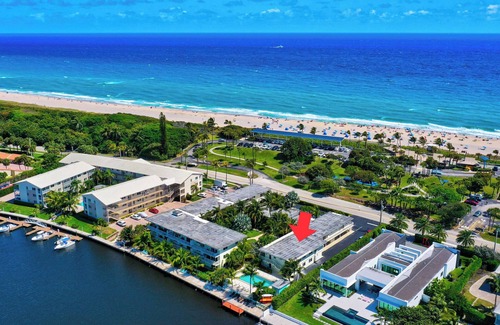 Ocean Ridge Copropriété | Bohemian Beach Getaway steps from sand