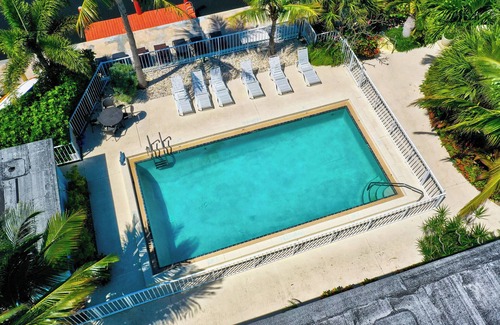 Ocean Ridge Copropriété | Bohemian Beach Getaway steps from sand