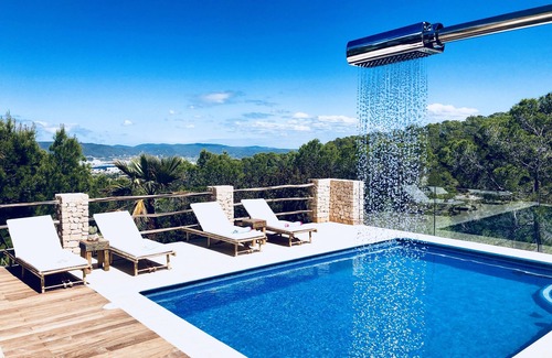 Sant Josep de sa Talaia Villa | Bohemian Luxury Living dans le domaine exclusif du roi des collines