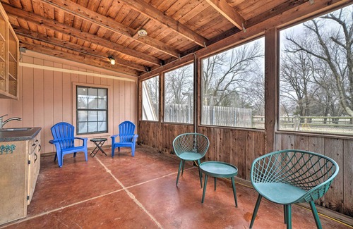 Stillwater Cottage | Bohemian Home w/ Screened Porch, 3 Mi to Lake!