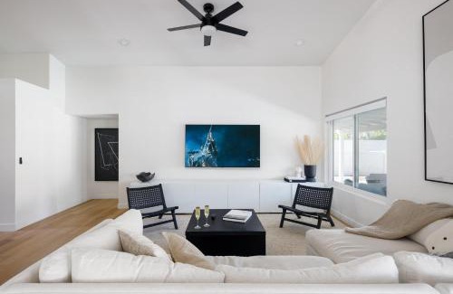 Continental Foothills Maison | Bohemian Resort-Pool, Spa, Golf, Bar, BBQ, &Games!