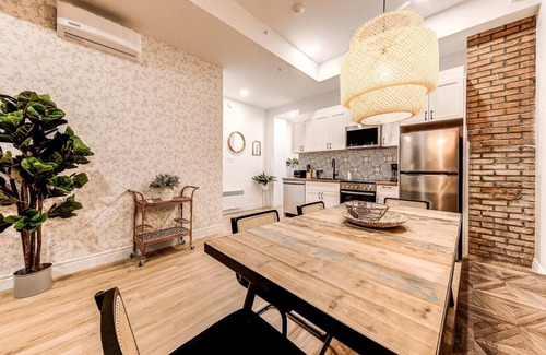 Vieux-Quebec-Cap-Blanc-colline Parlementaire Hôtel | Bohemian Vieux Quebec Two Bedroom