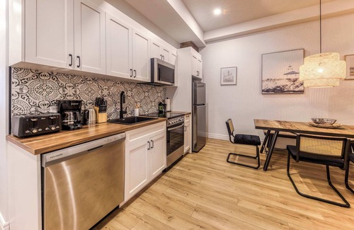 Vieux-Quebec-Cap-Blanc-colline Parlementaire Hôtel | Bohemian Vieux Quebec Two Bedroom