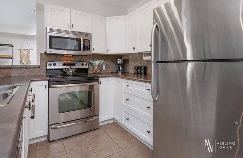 East Kootenay Copropriété | Bohemian Wishes | Lake View | Pool | Hot Tub