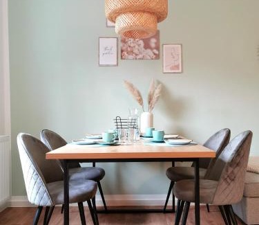 Andreasvorstadt Appartement | BohnApartments XL Suite - 2 Schlafzimmer mit Balkon - Zentrum - Petersberg - Domplatz