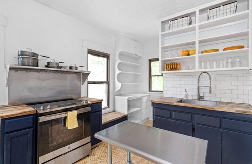 Xenia Maison | Boho Bungalow: 3BR on Miami Bike Path, Sleeps 7!