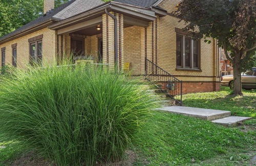 Xenia Maison | Boho Bungalow: 3BR on Miami Bike Path, Sleeps 7!