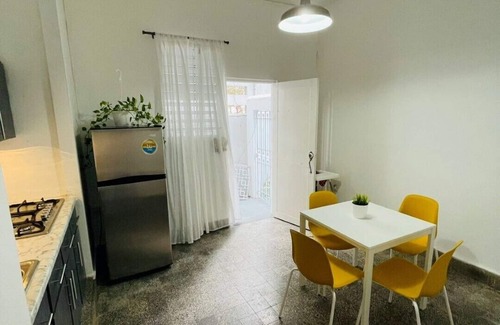 Hato Rey Central Appartement | Boho chic & cozy apartment near Hato Rey Banking area with solar panels.