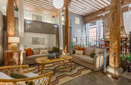 Barrio de La Latina Appartement | Boho-Chic Loft in a Legendary 17th-Century 'Trap House