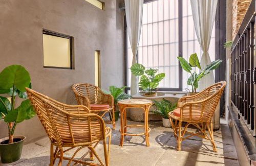 Barrio de La Latina Appartement | Boho-Chic Loft in a Legendary 17th-Century 'Trap House