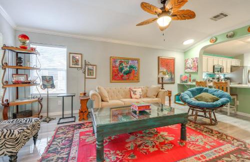 Kyle Maison | Boho-Chic Retreat with Yard, 22 Mi to Dtwn Austin!