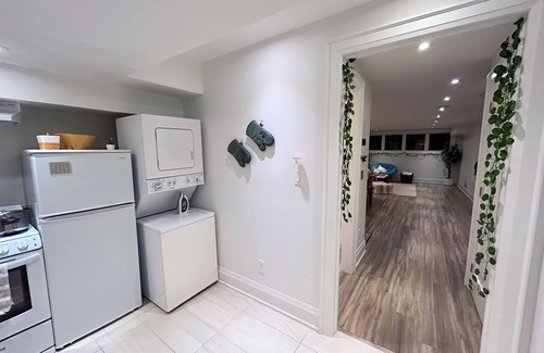 Topham Park Maison | Boho-chic Spacious Basement Apartment
