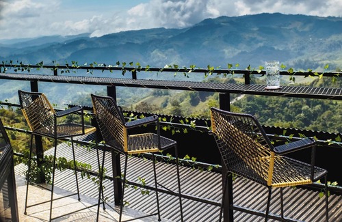 San Isidro de El General Cabine | Boho Dome Retreat Mountain Views & Breakfast