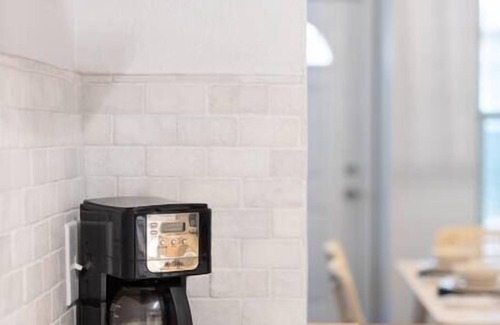 North San Antonio - SAT Maison | Boho Dream House - 5 minutes from the Airport!
