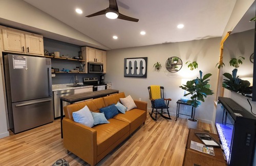 Cool Ridge Cabine | Boho Getaway for Two, Stay near the New River Gorge and Glade Creek Farm