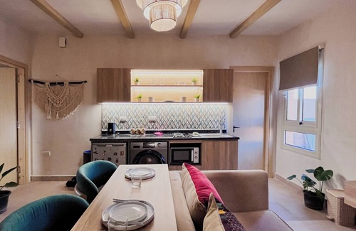 Giza Appartement | Boho Getaway with Pyramids View & Jacuzzi
