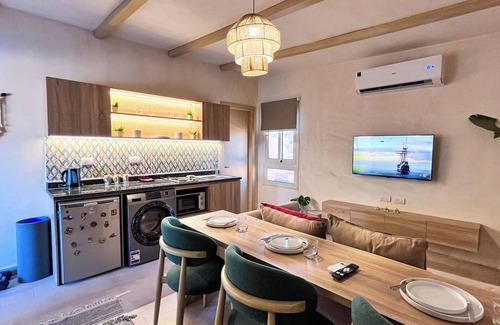 Giza Appartement | Boho Getaway with Pyramids View & Jacuzzi
