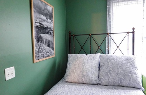 Rehoboth Beach Appartement | Boho Rehoboth condo-2bd/3.7mi beach/.5mi outlets