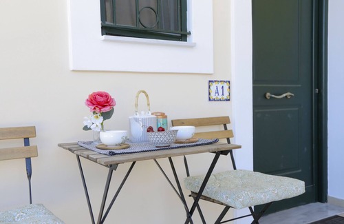 Aigio Appartement | Boho Studio with terrace and pool close to the beach