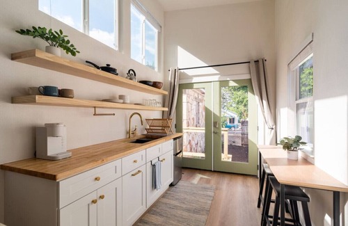 Blackshear-Prospect Hill Maison | BoHo Tiny Home - Walkable to East Austin’s Best!