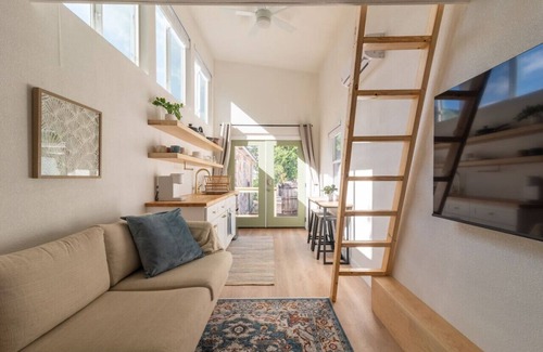 Blackshear-Prospect Hill Maison | BoHo Tiny Home - Walkable to East Austin’s Best!