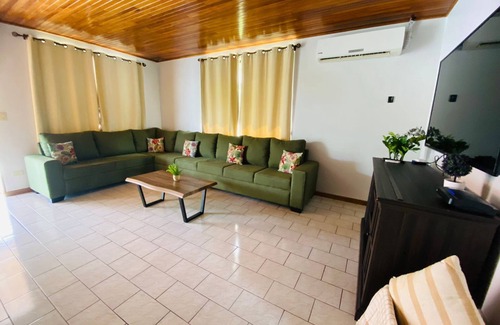 La Fortuna Maison | BohoChic Fortuna Downtown W/King Bed