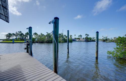 Bokeelia Maison | Bokeelia Island Oasis Waterfront, Private Dock!