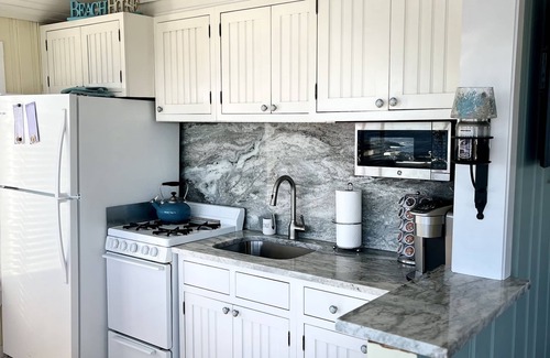York Beach Cottage | Bold Ocean Front Cottage à Nubble light house