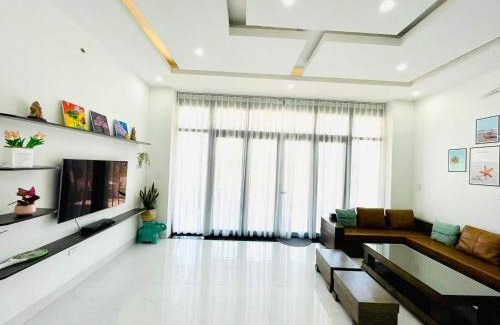 Huong Thuy Appartement | Bon's Homestay - NGUYÊN CĂN 3 phòng ngủ - Hai mặt tiền - Bãi đỗ xe có mái che miễn phí