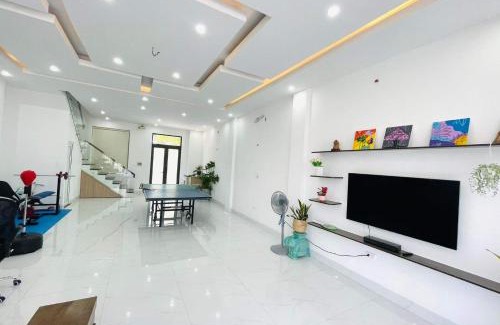 Huong Thuy Appartement | Bon's Homestay - NGUYÊN CĂN 3 phòng ngủ - Hai mặt tiền - Bãi đỗ xe có mái che miễn phí