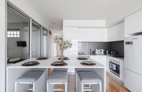 Bonbeach Appartement | Bonbeach Bliss - Contemporary Waterfront Living