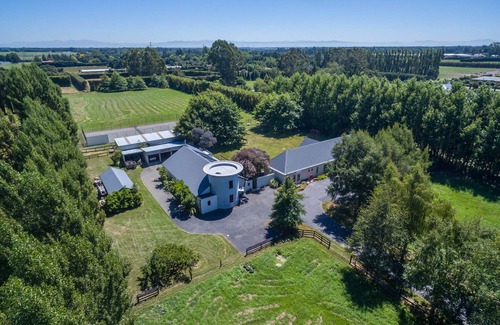 Christchurch Maison | Bond Estate Luxury Accommodation