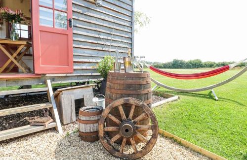 Redmile Maison | Bonnie's Shepherds Hut at Shepherds Lodge Retreat and Wellness