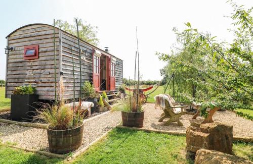 Redmile Maison | Bonnie's Shepherds Hut at Shepherds Lodge Retreat and Wellness