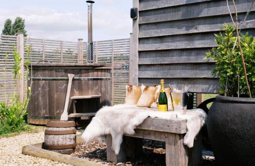 Redmile Maison | Bonnie's Shepherds Hut at Shepherds Lodge Retreat and Wellness