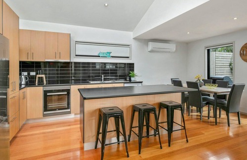 Sunset Strip Maison | Bonnie Skye - Sunset Strip, VIC