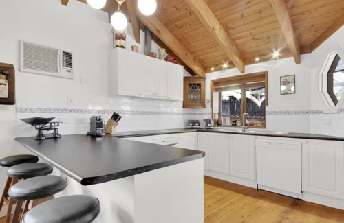 Bonnie Doon Maison | Bonnie Vibe Victorian Charm