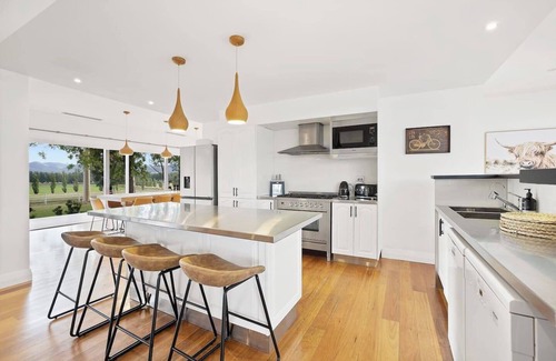 Bombira Maison | Bonnie View A Magnificently Luxurious Retreat