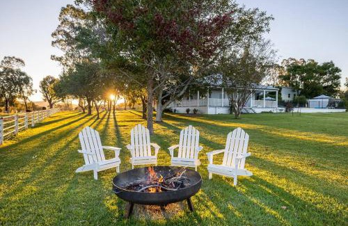 Bombira Maison | 'Bonnie View' A Magnificently Luxurious Retreat