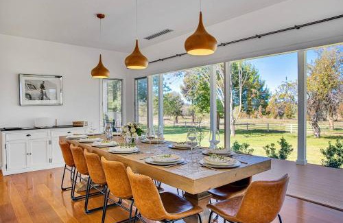 Bombira Maison | 'Bonnie View' A Magnificently Luxurious Retreat